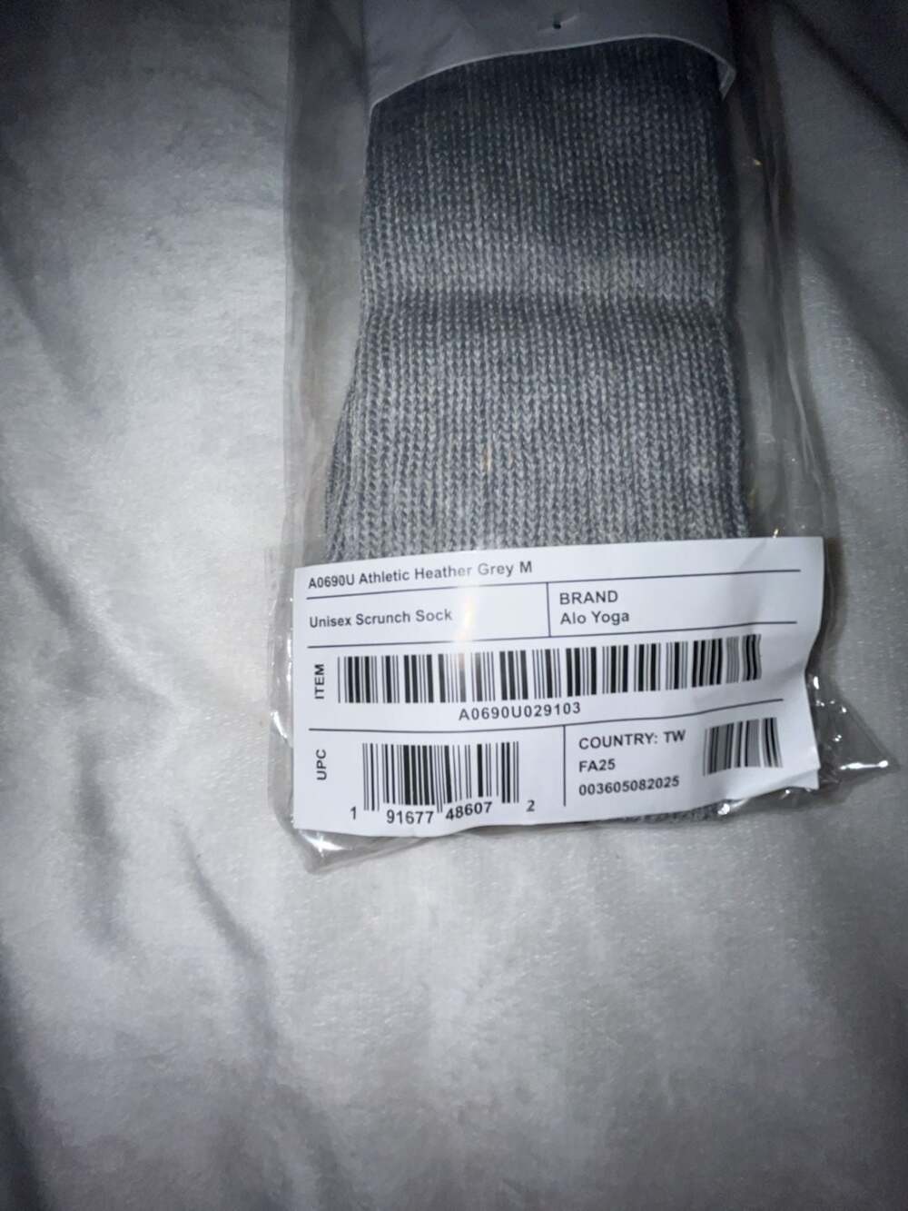 Alo Yoga Unisex Scrunch Sock Athletic Heather Grey Size M - Picture 2 of 4